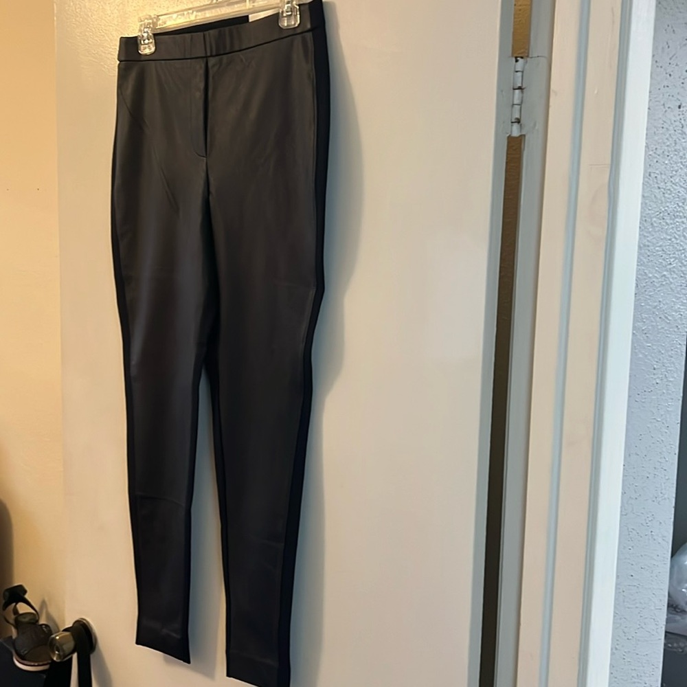 New with tags navy blue Chico pull on leggings